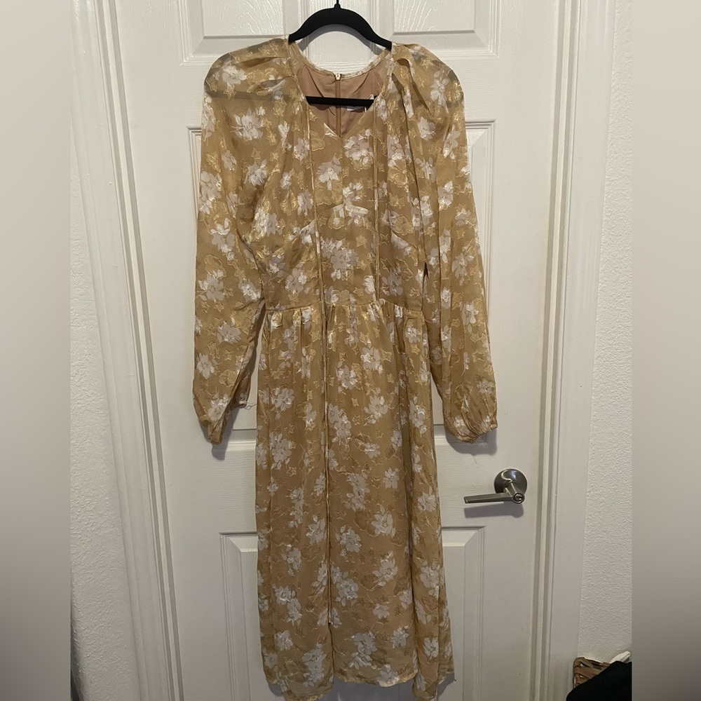 🌟5/$15🌟 NWT Sky Studio Floral Golden Tan Dress